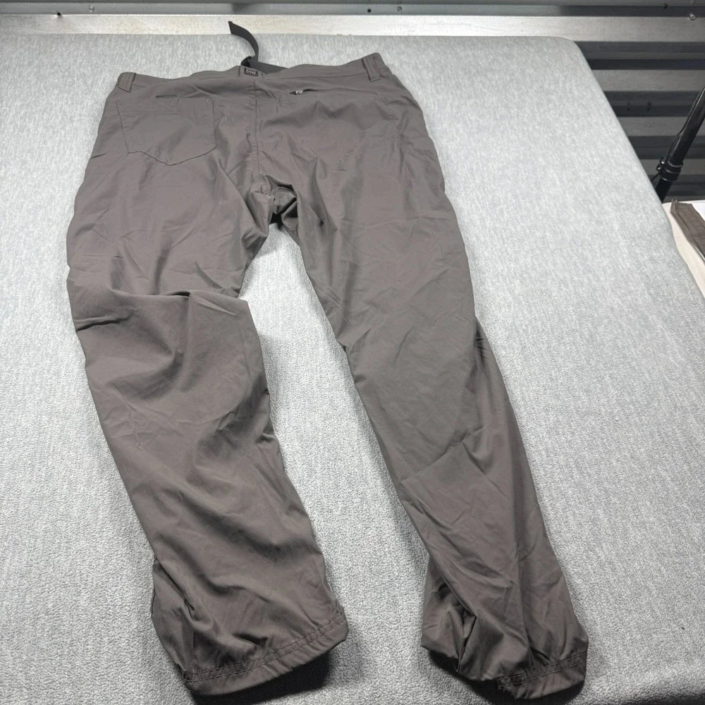 Wrangler Pants Mens 38x30 Gray ATG All Terrain Gear Belted Nylon Hiking Stretch